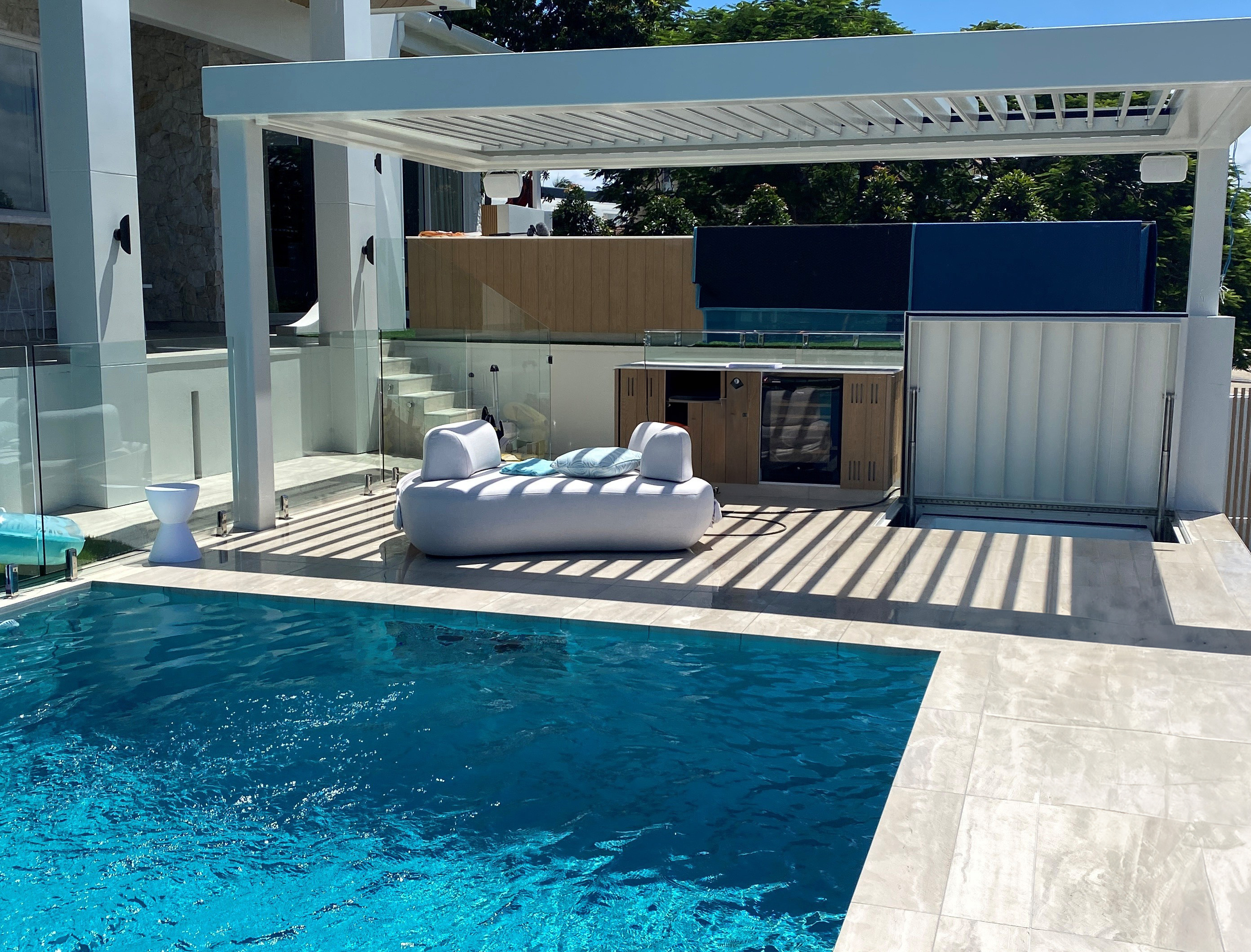 Poolside Comfort by Louvretec Brisbane