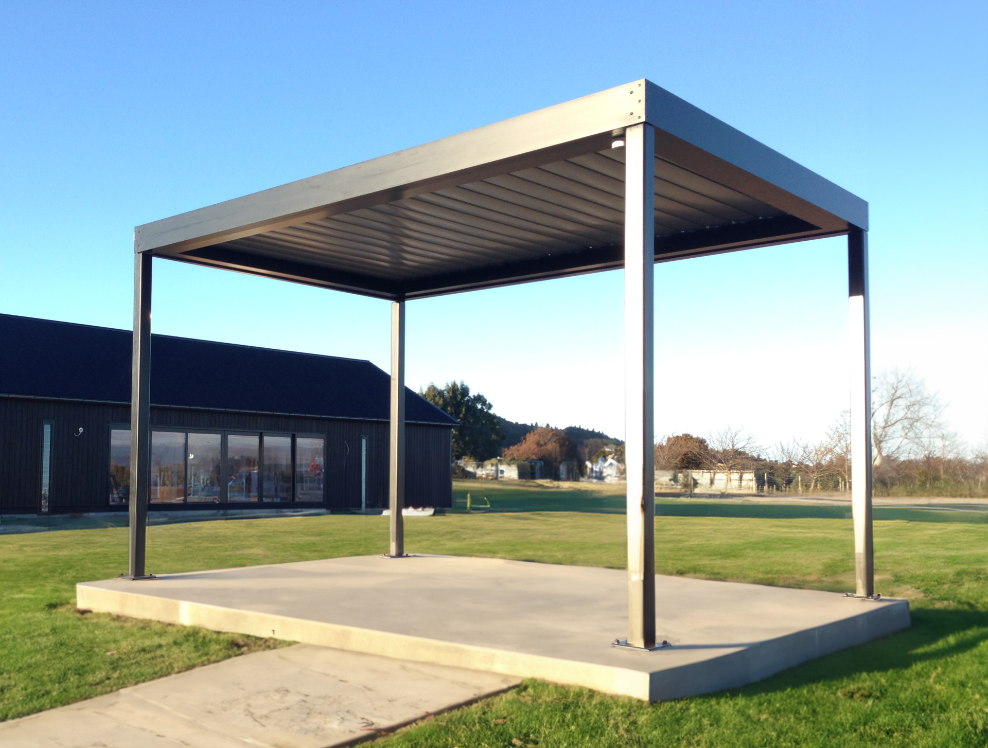 200 Suburban Express Roof