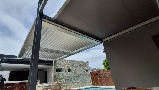 Opening Roof by Louvretec Perth creating a connection to the outdoors