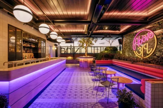 Retract Roofs by Louvretec Sydney at Vibe Restaurant and Bar