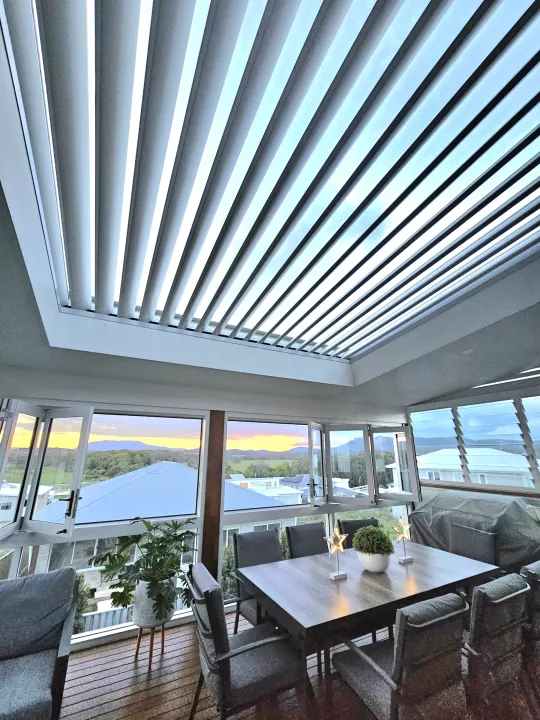 Retract Roof by Louvretec Port Macquarie | Port Patios