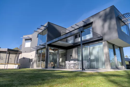 Retractable Roof. By Louvretec Tasmania