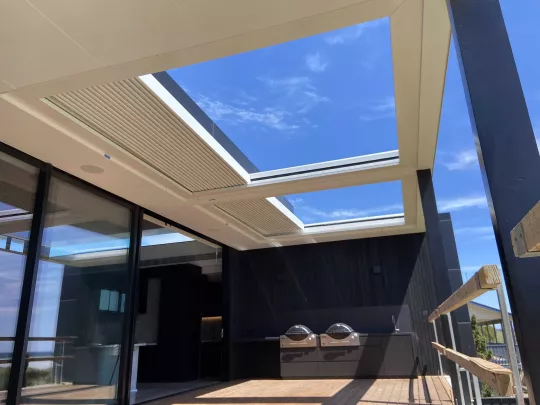 Retract Roof bringing the best of both worlds. Louvretec Adelaide | Yeltana