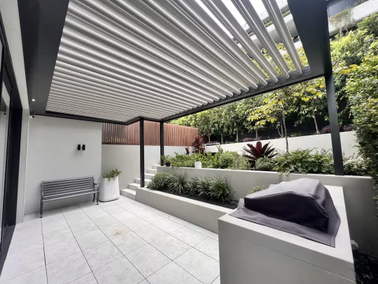 Motorised Suburban Roof by Louvretec Sydney North - Tricky Corner? No problem!