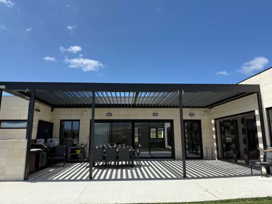 Louvretec Tasmania Retract Roof