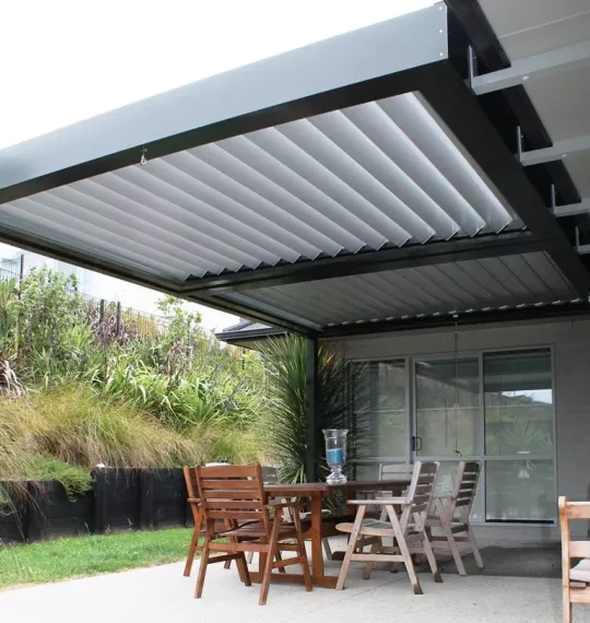 Opening Roof by Louvretec 