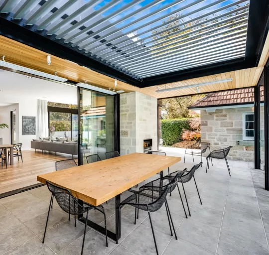 Opening Roof creating an Outdoor Room. By Louvretec Adelaide | Yeltana