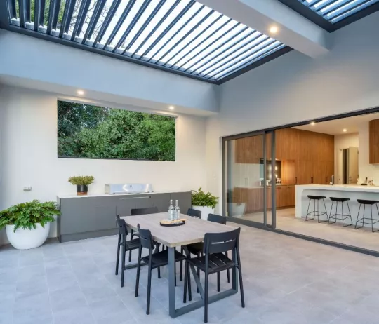 Outdoor Room. By Louvretec Adelaide | Yeltana