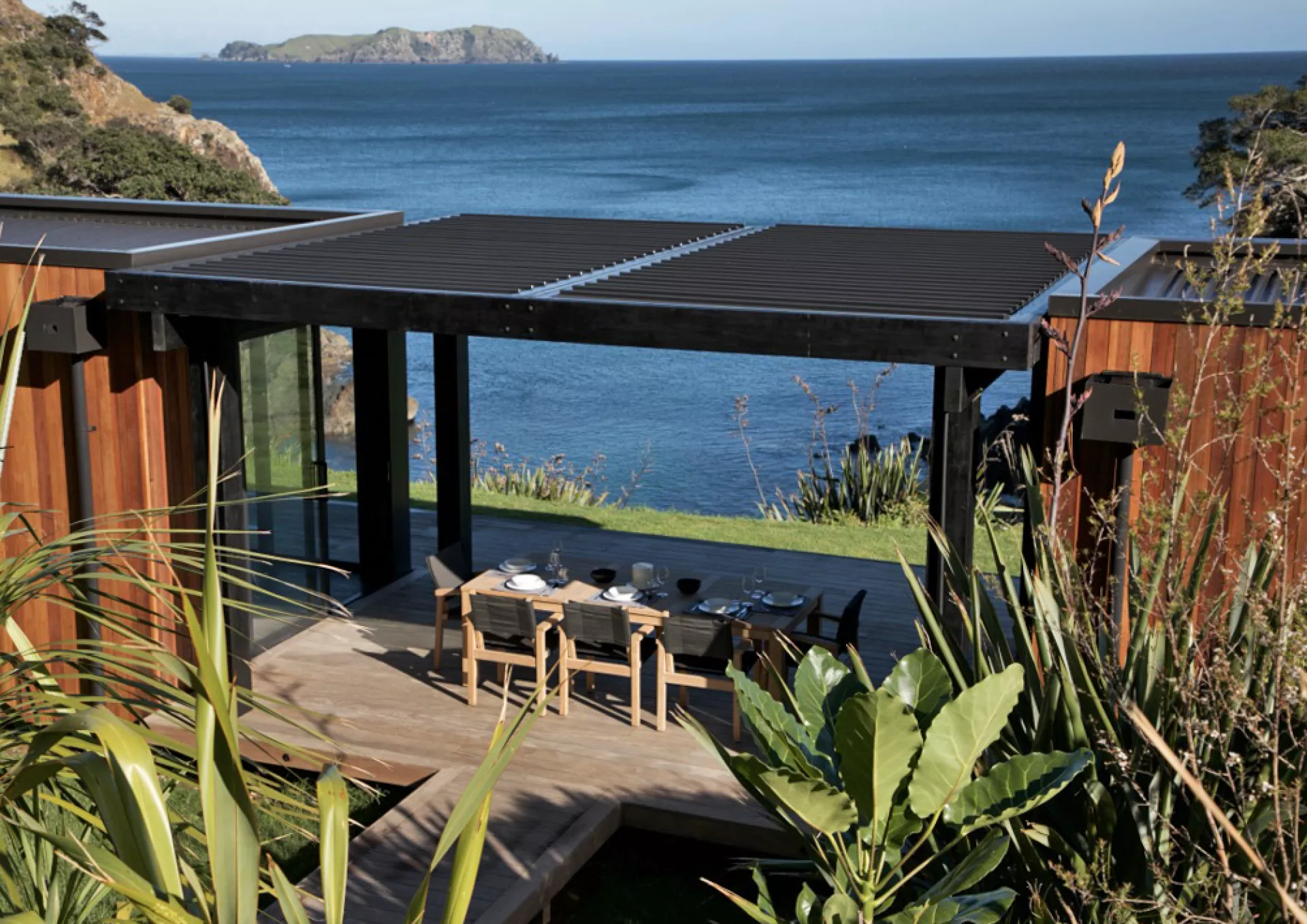 Faraway Cove_Northland_Louvretec Opening Roofs